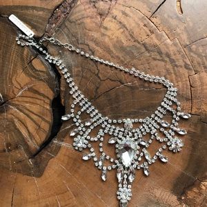 🚫SOLD Sparkling Crystal Statement Necklace NWOT